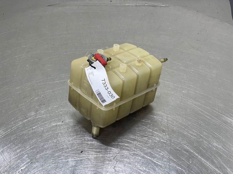 Cat 924G-227-0103-Expansion tank/Ausgleichsbehälter - Motore per Macchina da cantiere: foto 1 Cat 924G-227-0103-Expansion tank/Ausgleichsbehälter - Motore per Macchina da cantiere: foto 1