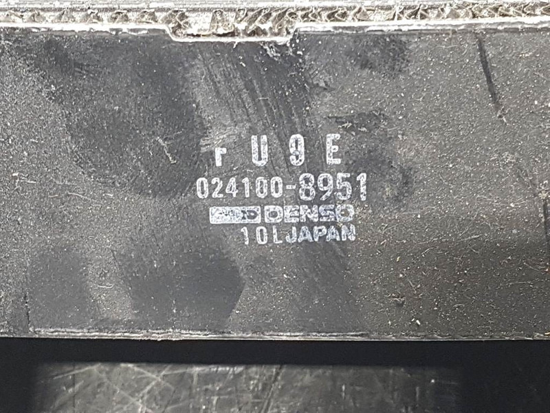 Denso FU9E-Airco condenser/Klimakondensator/Airco - Telaio per Macchina da cantiere: foto 4 Denso FU9E-Airco condenser/Klimakondensator/Airco - Telaio per Macchina da cantiere: foto 4