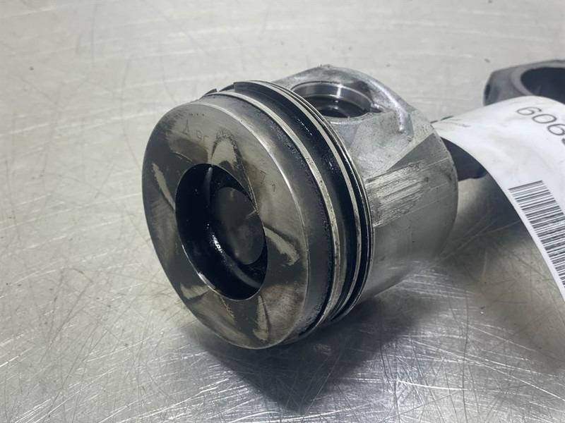 Deutz TD2011L04I - Piston/Kolben/Zuiger - Motore per Macchina da cantiere: foto 2 Deutz TD2011L04I - Piston/Kolben/Zuiger - Motore per Macchina da cantiere: foto 2