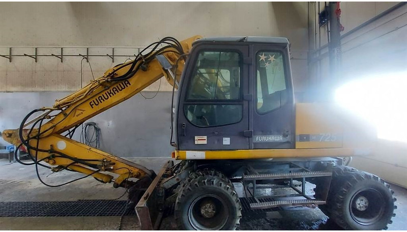 Furukawa W 725 LS (For parts) - Escavatore gommato: foto 4 Furukawa W 725 LS (For parts) - Escavatore gommato: foto 4