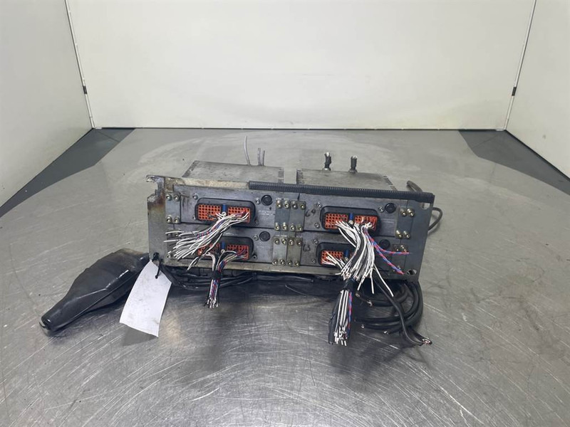 Liebherr A924C-PME1 OUTPUT-ECU/Control box/Steuermodul - Sistema elettrico per Macchina da cantiere: foto 1 Liebherr A924C-PME1 OUTPUT-ECU/Control box/Steuermodul - Sistema elettrico per Macchina da cantiere: foto 1