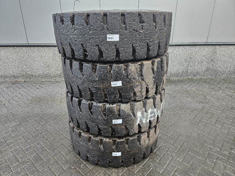 New Holland W110C-Barkley 17.5R25-Tire/Reifen/Band - Cerchi e pneumatici per Macchina da cantiere: foto 4 New Holland W110C-Barkley 17.5R25-Tire/Reifen/Band - Cerchi e pneumatici per Macchina da cantiere: foto 4