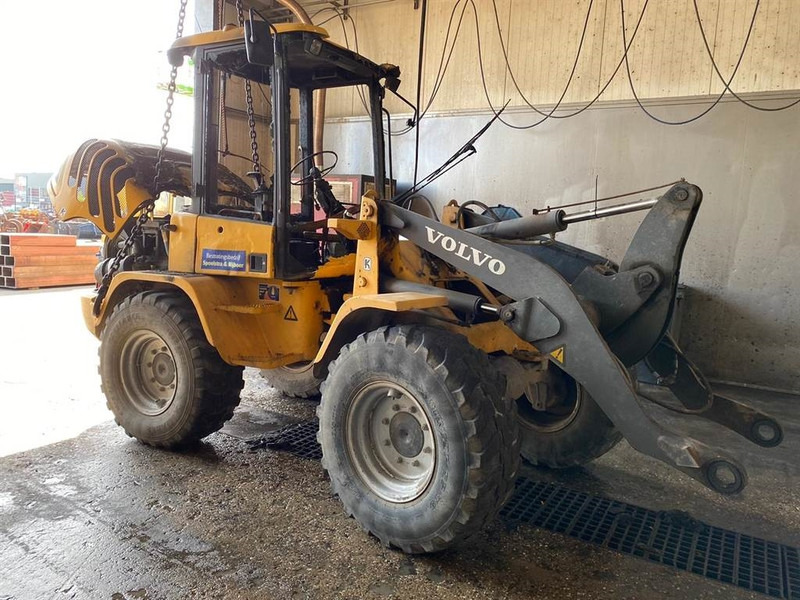 Volvo L 30 B-Z / SX (For parts) - Pala gommata: foto 2 Volvo L 30 B-Z / SX (For parts) - Pala gommata: foto 2