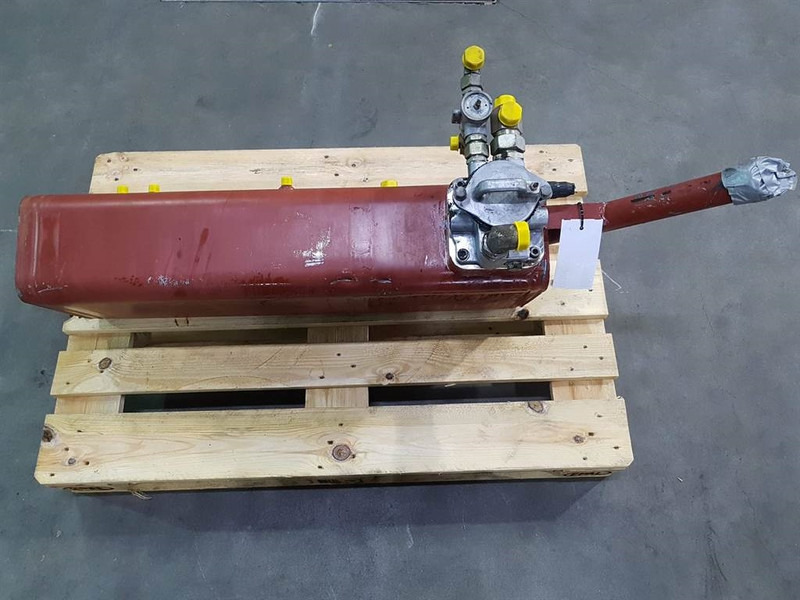 Volvo L30B - VOE15219089/VOE11306184 - Tank/Reservoir - Idraulica: foto 2 Volvo L30B - VOE15219089/VOE11306184 - Tank/Reservoir - Idraulica: foto 2