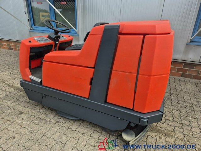 Hako Hakomatic B1100 Kehr- Nass- Scheuersaugmaschine - Lavasciuga pavimenti industriale: foto 4 Hako Hakomatic B1100 Kehr- Nass- Scheuersaugmaschine - Lavasciuga pavimenti industriale: foto 4