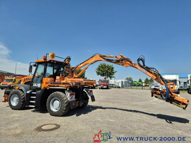 JCB Fastrac inklusive 4x4 Mulag Front + Heck Mäher - Trattore: foto 5 JCB Fastrac inklusive 4x4 Mulag Front + Heck Mäher - Trattore: foto 5