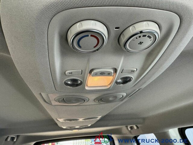 Opel Vivaro 9 Sitzer Klima vorne & hinten Navi + DAB - Minibus, Pulmino: foto 3 Opel Vivaro 9 Sitzer Klima vorne & hinten Navi + DAB - Minibus, Pulmino: foto 3