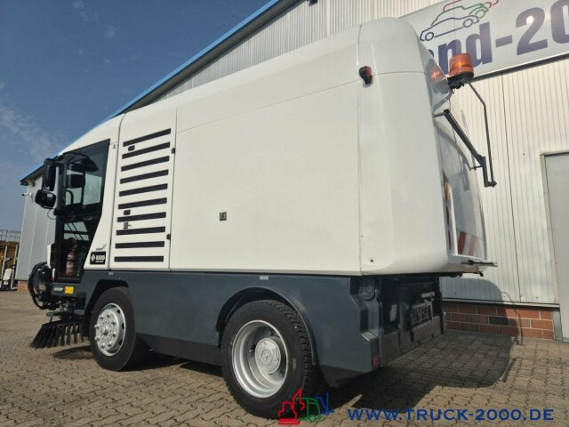 Ravo 540 3 Besen Sweeper 62 km/h Autobahn fähig - Spazzatrice stradale: foto 4 Ravo 540 3 Besen Sweeper 62 km/h Autobahn fähig - Spazzatrice stradale: foto 4