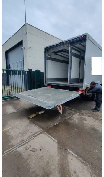 Dhollandia Laadklep / Achtersluitklep 2000 kg MBB / Palfinger / B.A.R. Cargolift - Sponda idraulica: foto 2 Dhollandia Laadklep / Achtersluitklep 2000 kg MBB / Palfinger / B.A.R. Cargolift - Sponda idraulica: foto 2