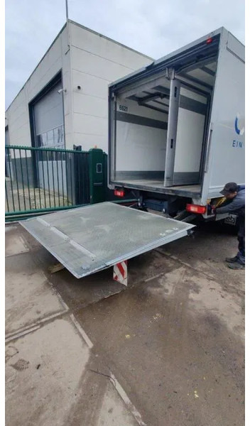 Dhollandia Tailgate / Loadboard / Laadklep / Achtersluitklep 2000 kg MBB / Palfinger / B.A.R. Cargolift - Sponda idraulica: foto 1 Dhollandia Tailgate / Loadboard / Laadklep / Achtersluitklep 2000 kg MBB / Palfinger / B.A.R. Cargolift - Sponda idraulica: foto 1