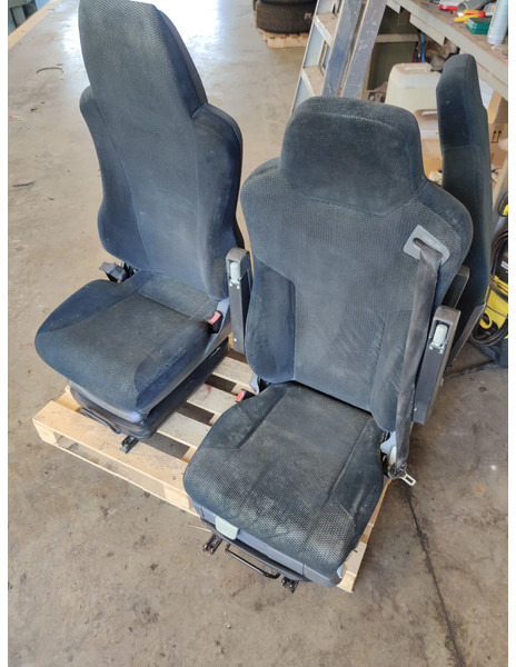 MAN Stoel Zetel MAN TGA / TGS/ TGL / TGX - Sedile per Camion: foto 1 MAN Stoel Zetel MAN TGA / TGS/ TGL / TGX - Sedile per Camion: foto 1