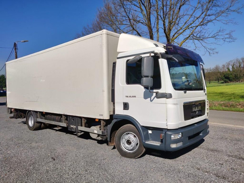 MAN TGL 12.220 TGL 12.220 bakwagen met laadklep euro5 - Autocarro furgonato: foto 2 MAN TGL 12.220 TGL 12.220 bakwagen met laadklep euro5 - Autocarro furgonato: foto 2