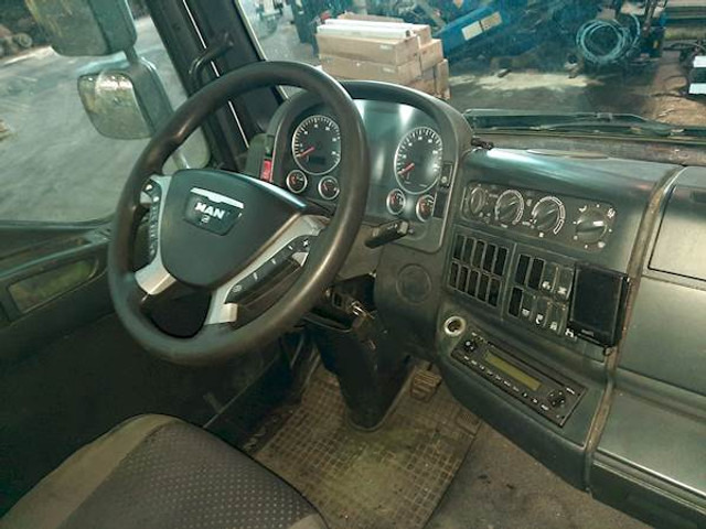 MAN TGM 15.290 4X2 LL - Autocarro portacontainer/ Caisse interchangeable: foto 5 MAN TGM 15.290 4X2 LL - Autocarro portacontainer/ Caisse interchangeable: foto 5
