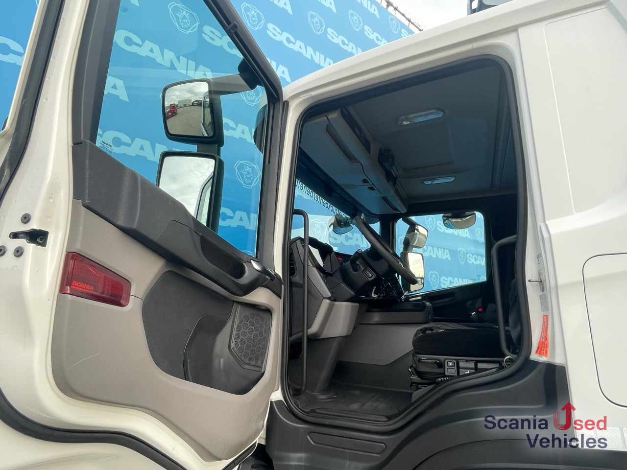 SCANIA P 250 B4x2LA FRIGO -27 TAIL LIFT 1.5T 815X251X244C - Autocarro frigorifero: foto 5 SCANIA P 250 B4x2LA FRIGO -27 TAIL LIFT 1.5T 815X251X244C - Autocarro frigorifero: foto 5