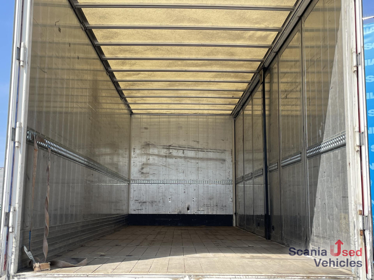 SCANIA P 250 DB4x2MNB SIDE DOORS FULL AIR 250X246X250CM - Autocarro furgonato: foto 2 SCANIA P 250 DB4x2MNB SIDE DOORS FULL AIR 250X246X250CM - Autocarro furgonato: foto 2