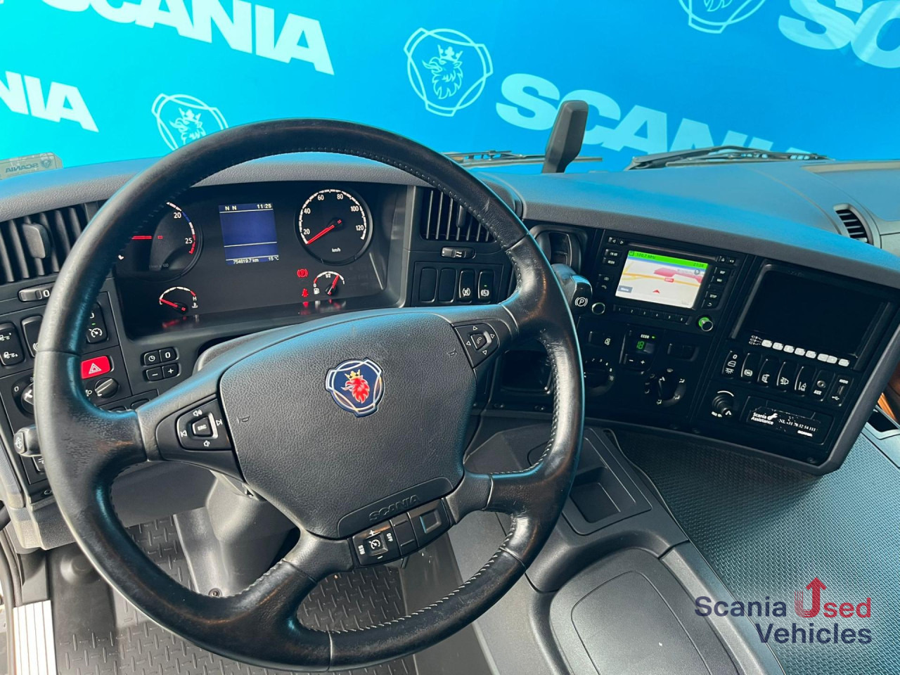 SCANIA P 280 DB4x2MNA TAILLIFT 2T BOX 750x249x230cm - Autocarro furgonato: foto 2 SCANIA P 280 DB4x2MNA TAILLIFT 2T BOX 750x249x230cm - Autocarro furgonato: foto 2