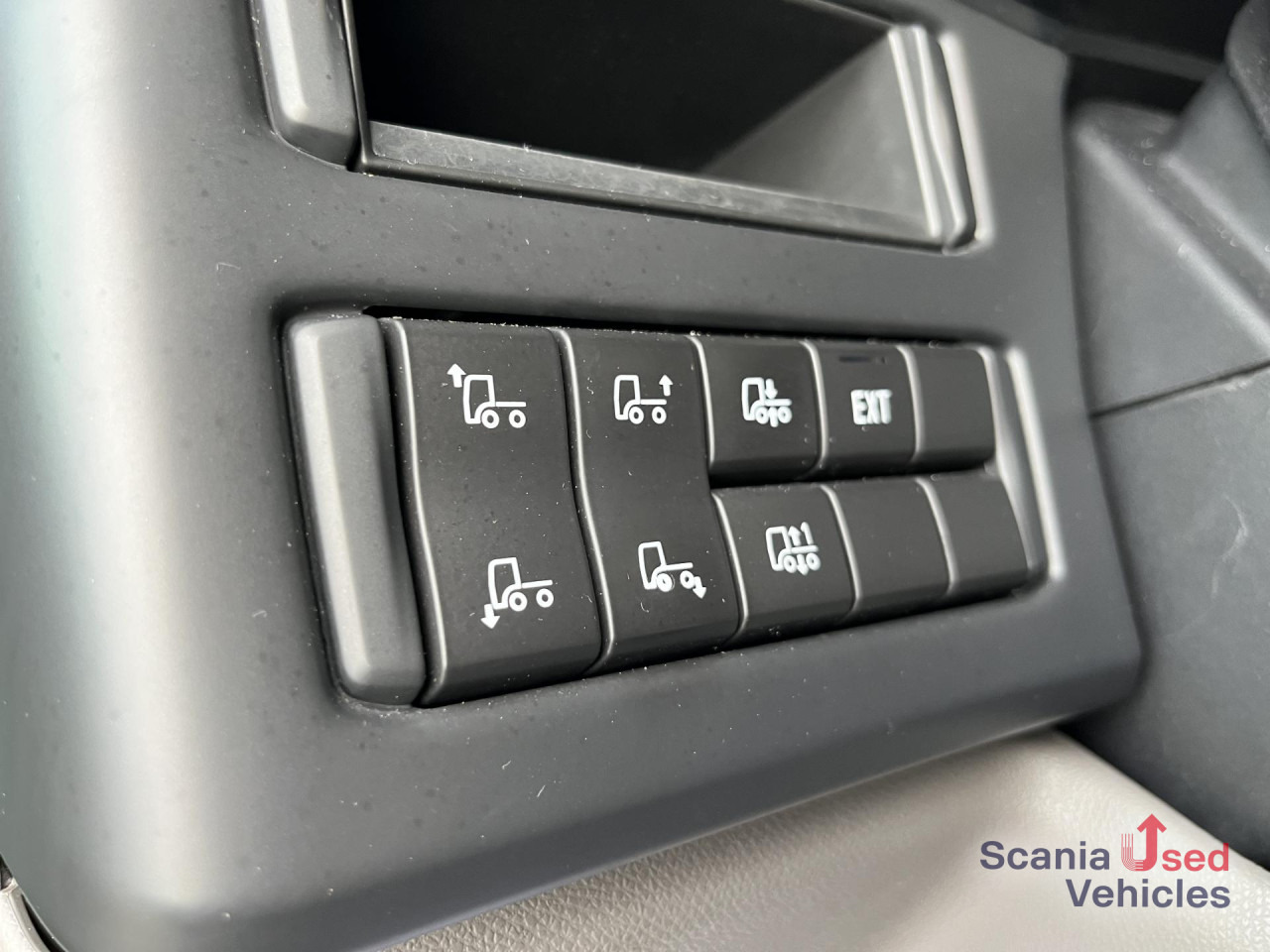 SCANIA P 320 B6x2*4NB RETARDER FULL AIR 8T 7.2x2.5x2.35M - Autocarro furgonato: foto 4 SCANIA P 320 B6x2*4NB RETARDER FULL AIR 8T 7.2x2.5x2.35M - Autocarro furgonato: foto 4