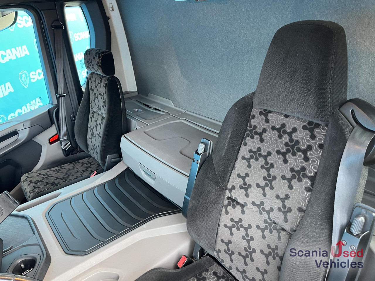 SCANIA P 320 B6x2*4NB RETARDER FULL AIR 8T 7.2x2.5x2.35M - Autocarro furgonato: foto 3 SCANIA P 320 B6x2*4NB RETARDER FULL AIR 8T 7.2x2.5x2.35M - Autocarro furgonato: foto 3