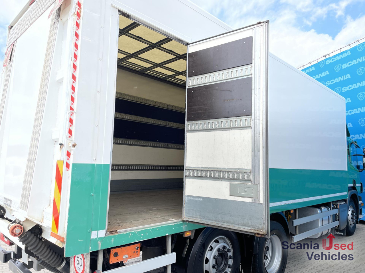Leasing di SCANIA P 320 DB6x2*4MNB RETARDER FULL AIR 8T TAIL LIFT 2T SCANIA P 320 DB6x2*4MNB RETARDER FULL AIR 8T TAIL LIFT 2T: foto 15