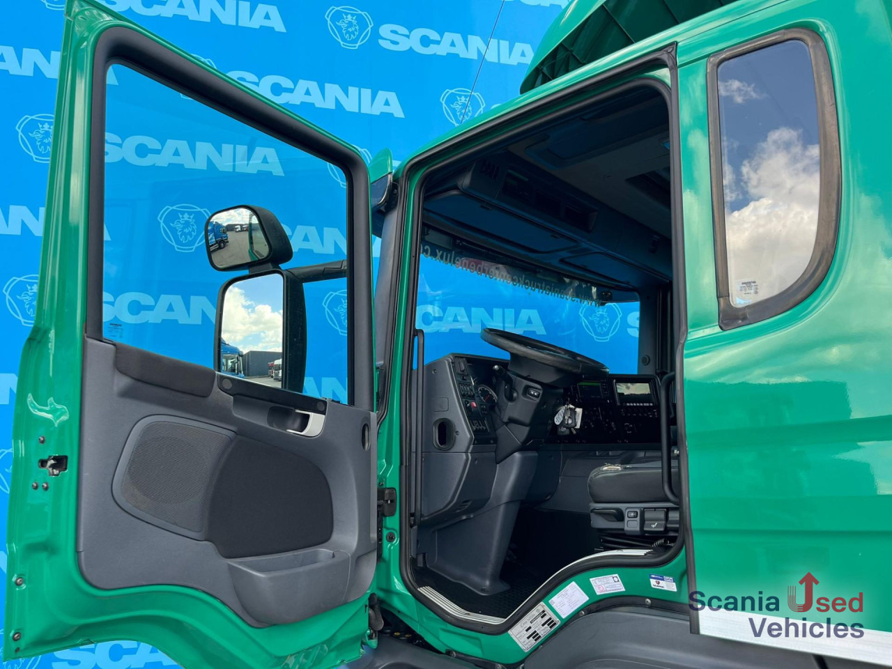 SCANIA P 320 DB6x2*4MNB RETARDER FULL AIR 8T TAIL LIFT 2T - Autocarro furgonato: foto 5 SCANIA P 320 DB6x2*4MNB RETARDER FULL AIR 8T TAIL LIFT 2T - Autocarro furgonato: foto 5