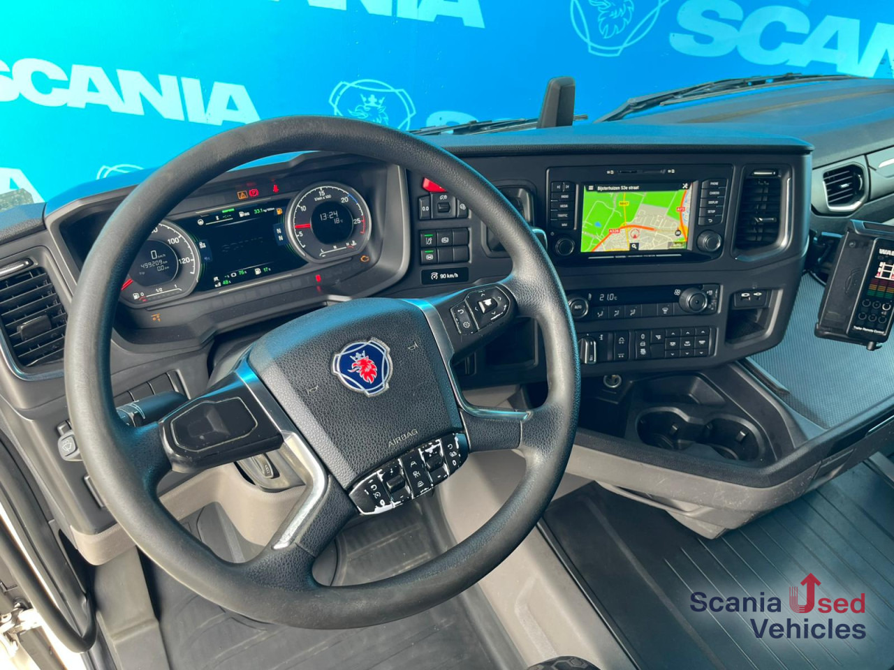 SCANIA R 410 B6x2*4NB LNG RETARDER FRIGO CHEREAU 765x250x - Autocarro frigorifero: foto 2 SCANIA R 410 B6x2*4NB LNG RETARDER FRIGO CHEREAU 765x250x - Autocarro frigorifero: foto 2
