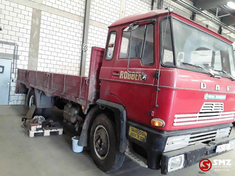 DAF 1600 1 hand +main - Autocarro con pianale/ Cassone fisso: foto 4 DAF 1600 1 hand +main - Autocarro con pianale/ Cassone fisso: foto 4