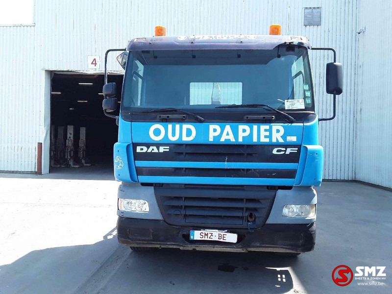 DAF 85 CF 380 - Autocarro portacontainer/ Caisse interchangeable: foto 2 DAF 85 CF 380 - Autocarro portacontainer/ Caisse interchangeable: foto 2