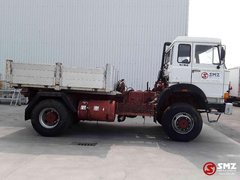 Iveco Magirus 190.32 4x4 tractor french -francais - Autocarro con pianale/ Cassone fisso: foto 4 Iveco Magirus 190.32 4x4 tractor french -francais - Autocarro con pianale/ Cassone fisso: foto 4