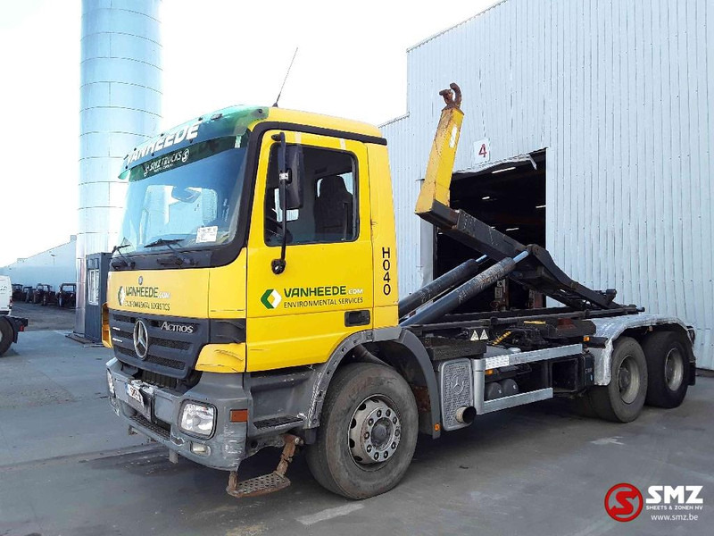 Mercedes-Benz Actros 2636 6x4 steel lames 3x - Autocarro portacontainer/ Caisse interchangeable: foto 3 Mercedes-Benz Actros 2636 6x4 steel lames 3x - Autocarro portacontainer/ Caisse interchangeable: foto 3