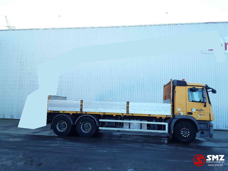 Mercedes-Benz Actros 2641 - Autocarro con pianale/ Cassone fisso, Camion con gru: foto 4 Mercedes-Benz Actros 2641 - Autocarro con pianale/ Cassone fisso, Camion con gru: foto 4