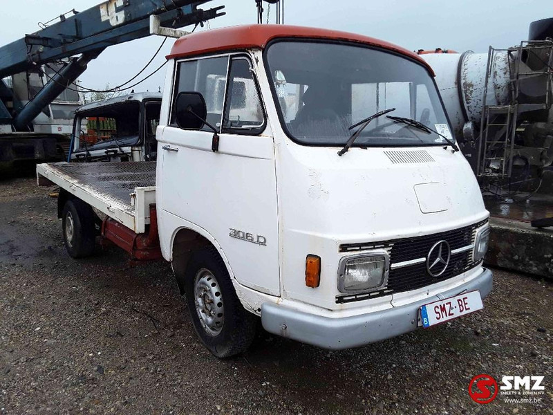 Mercedes-Benz - Autocarro con pianale/ Cassone fisso: foto 1 Mercedes-Benz - Autocarro con pianale/ Cassone fisso: foto 1
