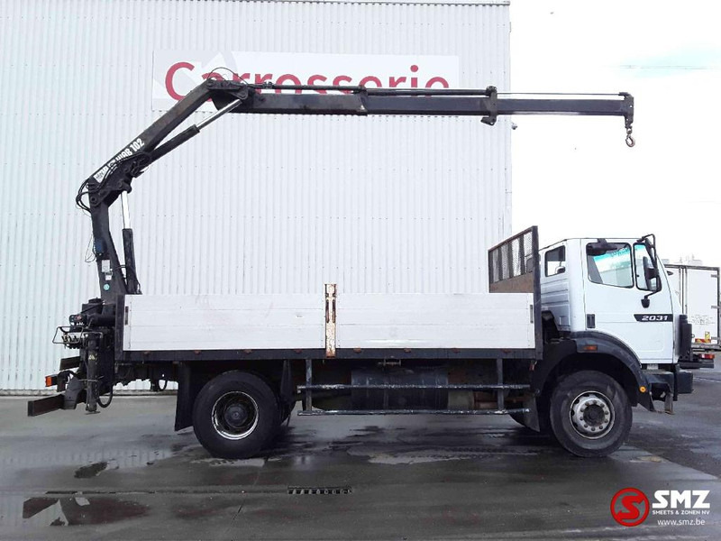 Mercedes-Benz SK 2031 lames manual - Autocarro con pianale/ Cassone fisso, Camion con gru: foto 4 Mercedes-Benz SK 2031 lames manual - Autocarro con pianale/ Cassone fisso, Camion con gru: foto 4