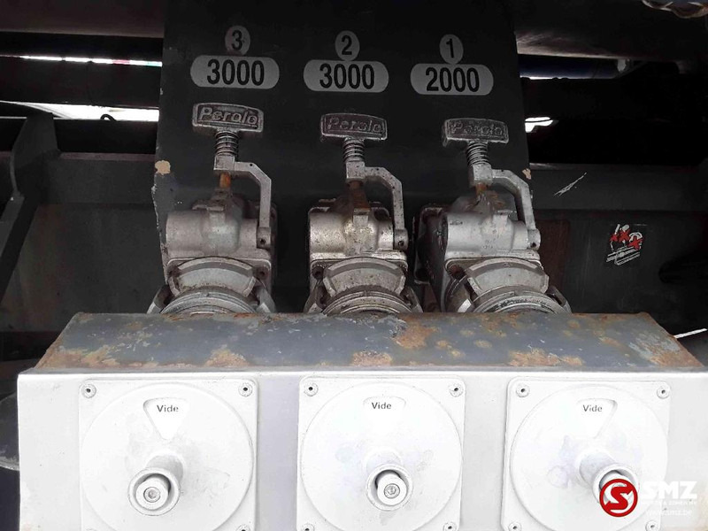 Camion cisterna Renault Midlum 210 8000L manual pump: foto 10 Camion cisterna Renault Midlum 210 8000L manual pump: foto 10