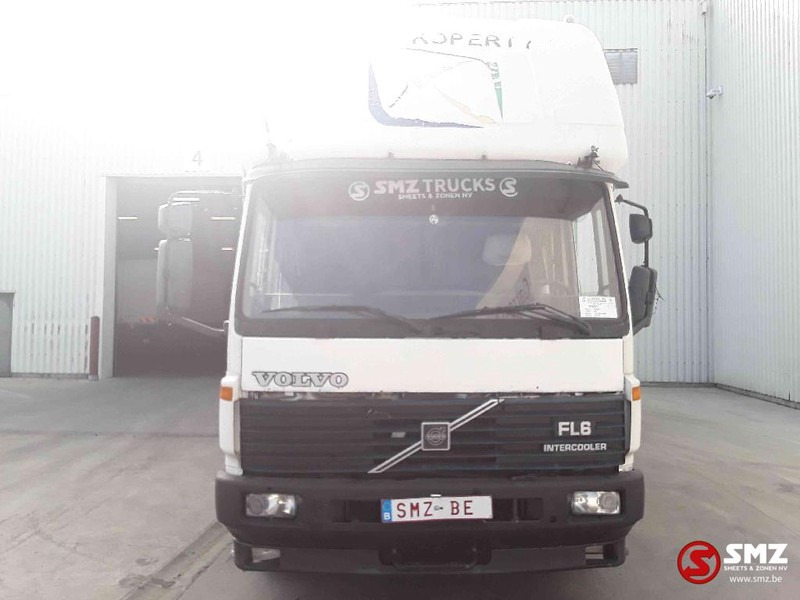 Volvo FL6 12 - Camion centinato: foto 2 Volvo FL6 12 - Camion centinato: foto 2