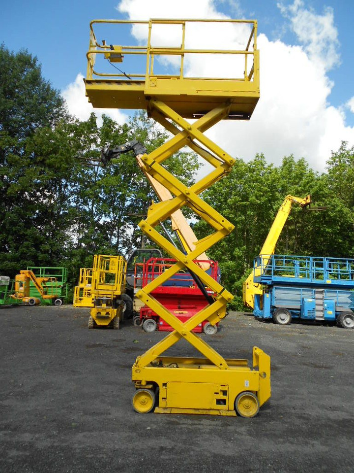 Genie GS 1930, Scherenarbeitsbühne Genie 8 m - Piattaforma autocarrata: foto 5 Genie GS 1930, Scherenarbeitsbühne Genie 8 m - Piattaforma autocarrata: foto 5