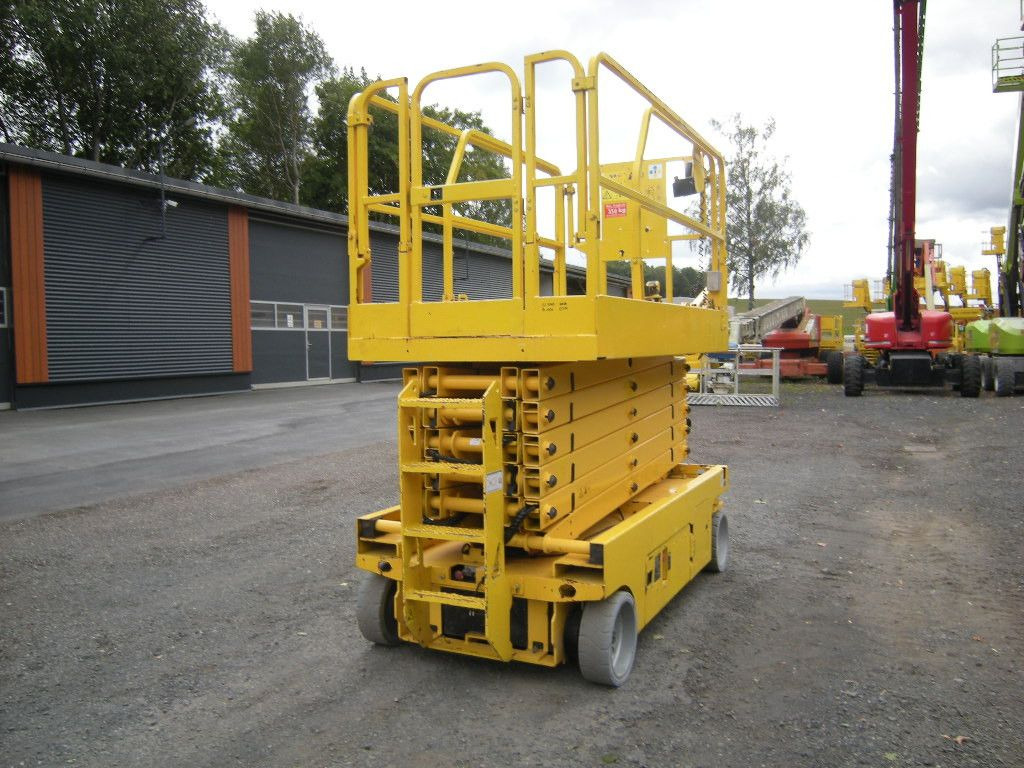 Piattaforma autocarrata Genie GS 4047 Scherenarbeitsbühne Genie 14 m: foto 20