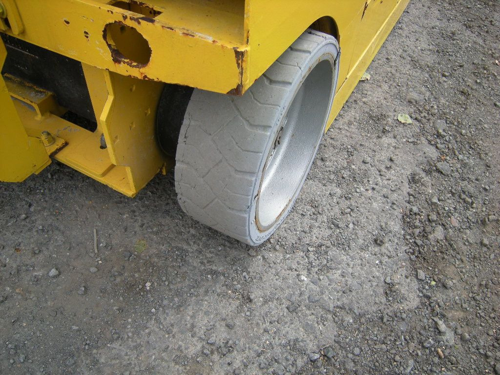 Piattaforma autocarrata Genie GS 4047 Scherenarbeitsbühne Genie 14 m: foto 10