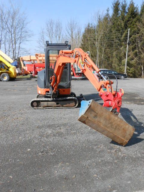 Hitachi ZX22U-2CLR , Powertilt - Miniescavatore: foto 2 Hitachi ZX22U-2CLR , Powertilt - Miniescavatore: foto 2