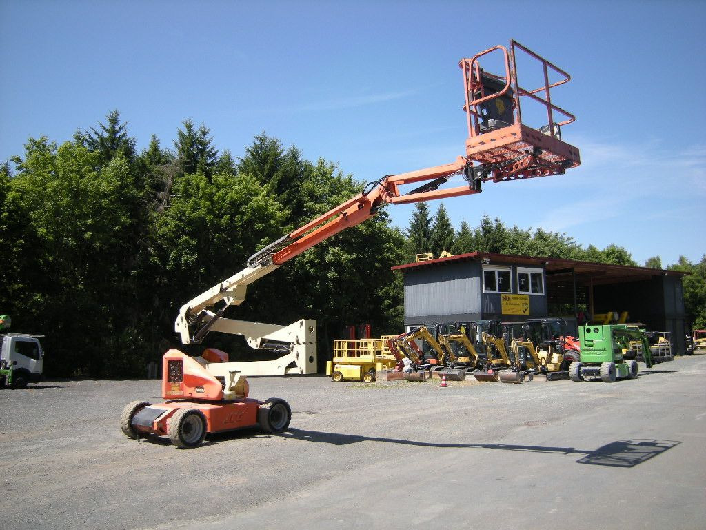 Piattaforma autocarrata JLG E450 AJ  Gelenkteleskoparbeitsbühne 16 m: foto 9