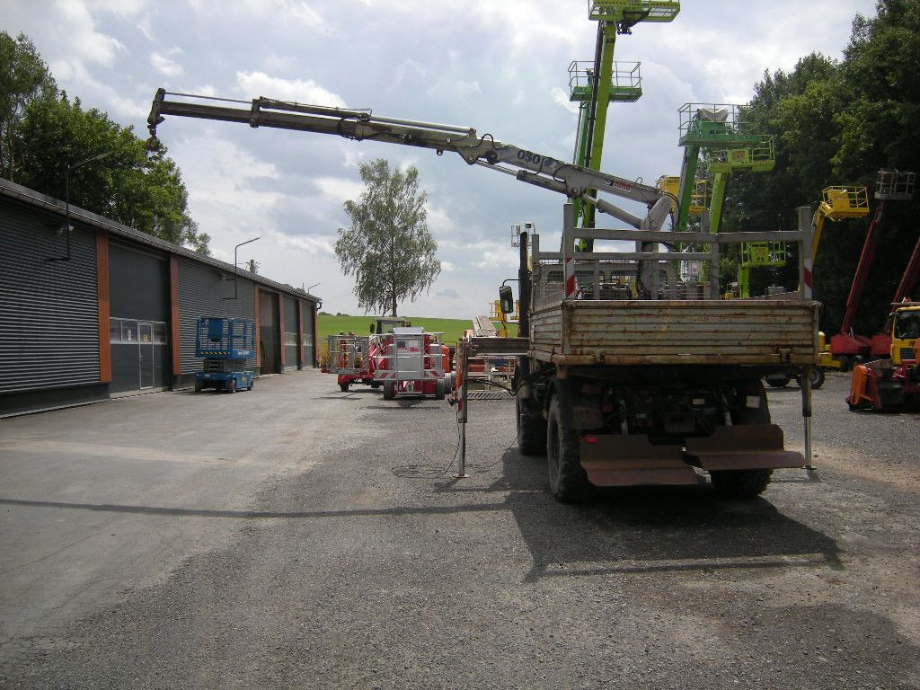 Mercedes-Benz Unimog U1250 mit Kran MKG 105 - Furgone ribaltabile: foto 4 Mercedes-Benz Unimog U1250 mit Kran MKG 105 - Furgone ribaltabile: foto 4