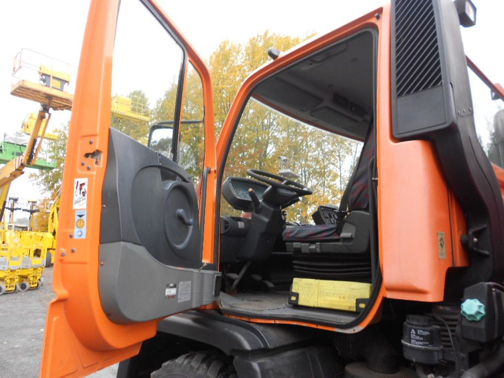 Autocarro con pianale/ Cassone fisso, Camion con gru Unimog U400 mit Kran Palfinger PK11502: foto 11