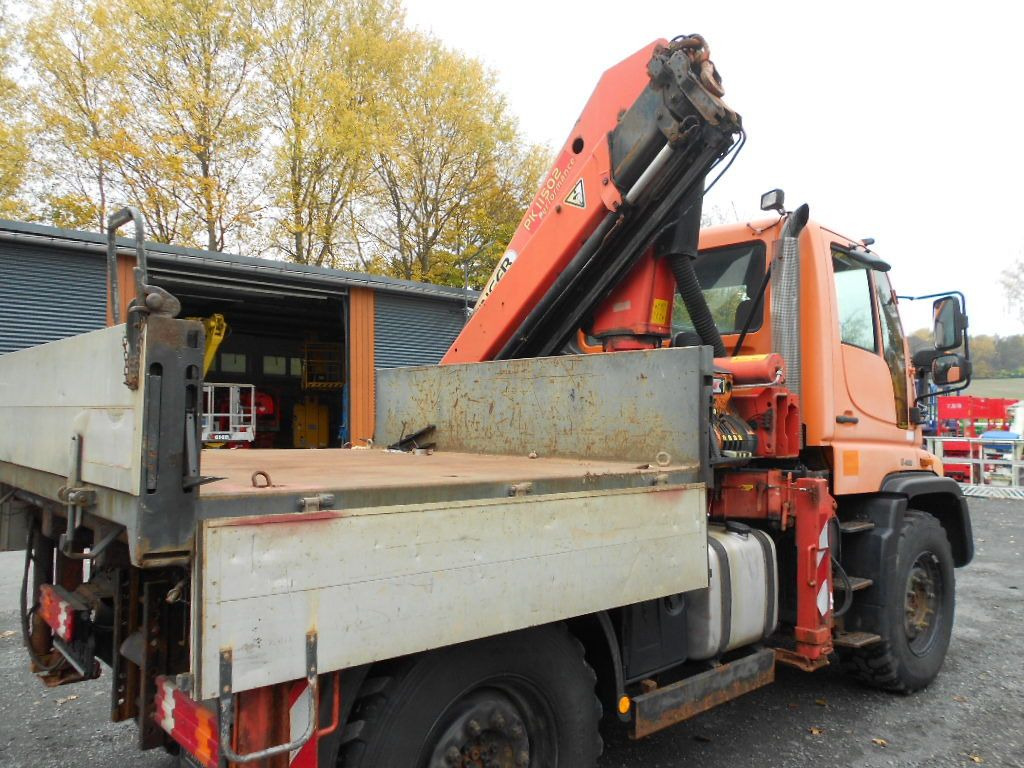 Autocarro con pianale/ Cassone fisso, Camion con gru Unimog U400 mit Kran Palfinger PK11502: foto 20