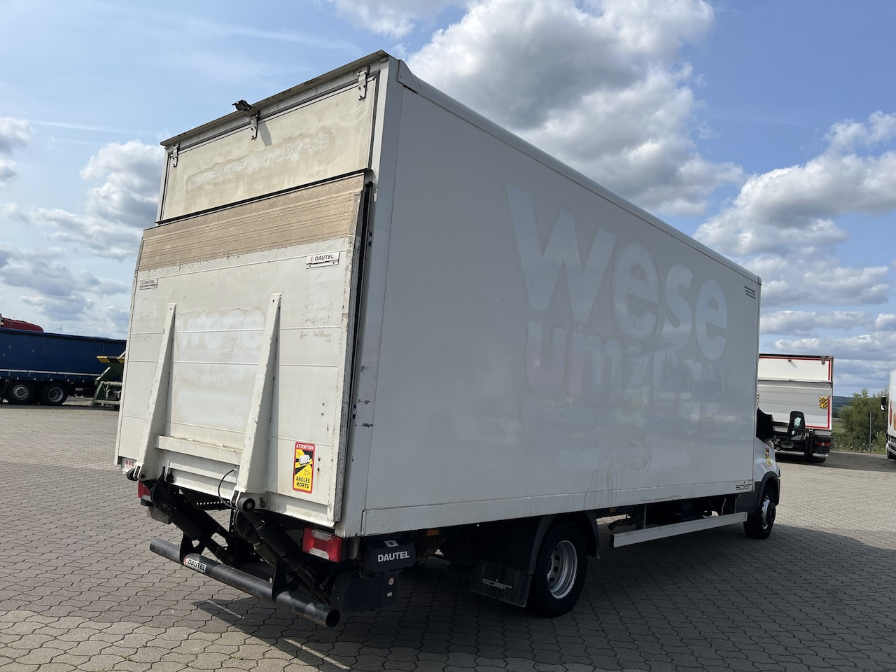 Iveco 70C18 Daily  Koffer mit Ladebordwand - Furgone box: foto 4 Iveco 70C18 Daily  Koffer mit Ladebordwand - Furgone box: foto 4