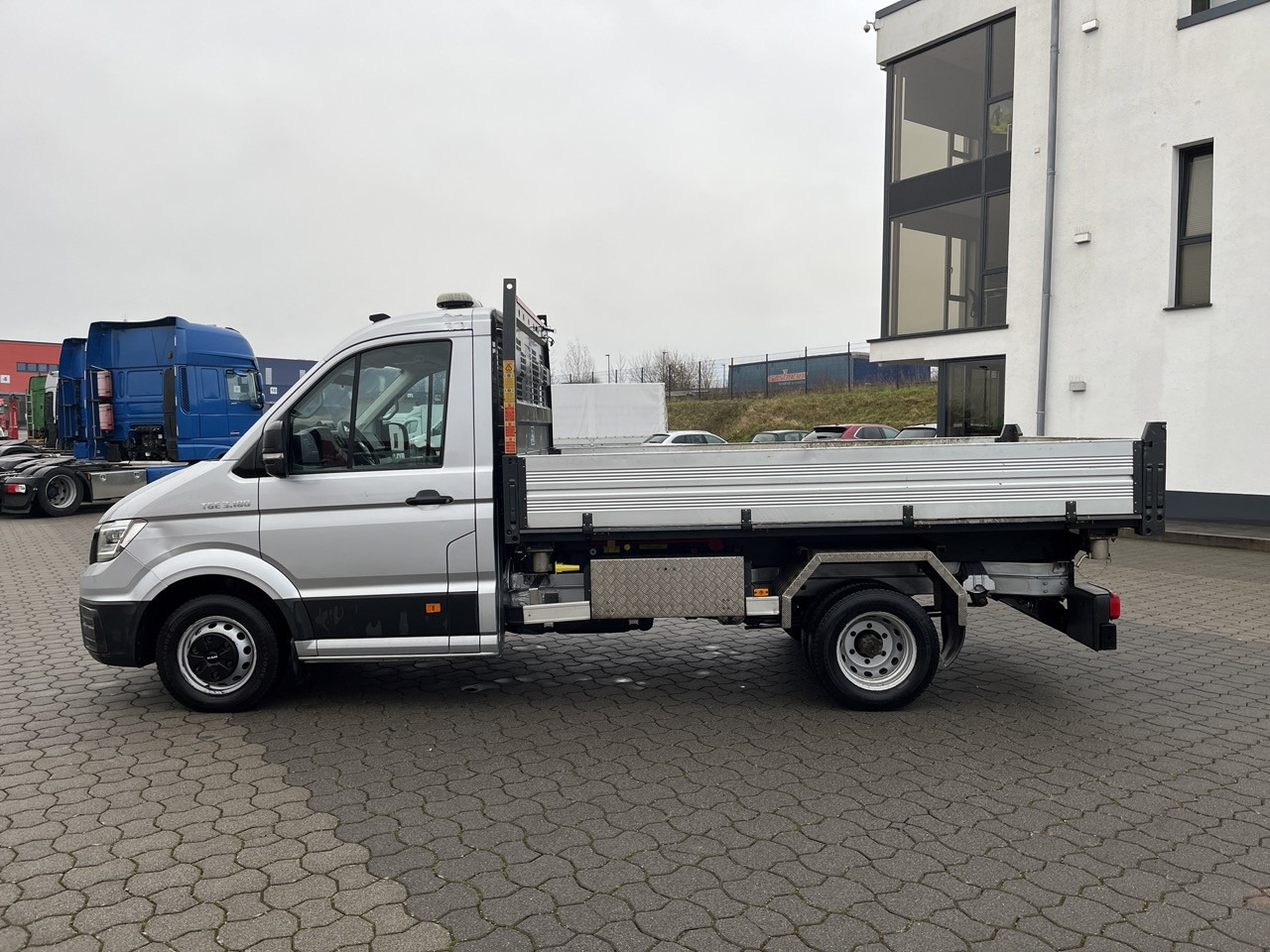 Furgone ribaltabile MAN TGE 3.180 4x2 Zwillingsbereift: foto 8 Furgone ribaltabile MAN TGE 3.180 4x2 Zwillingsbereift: foto 8