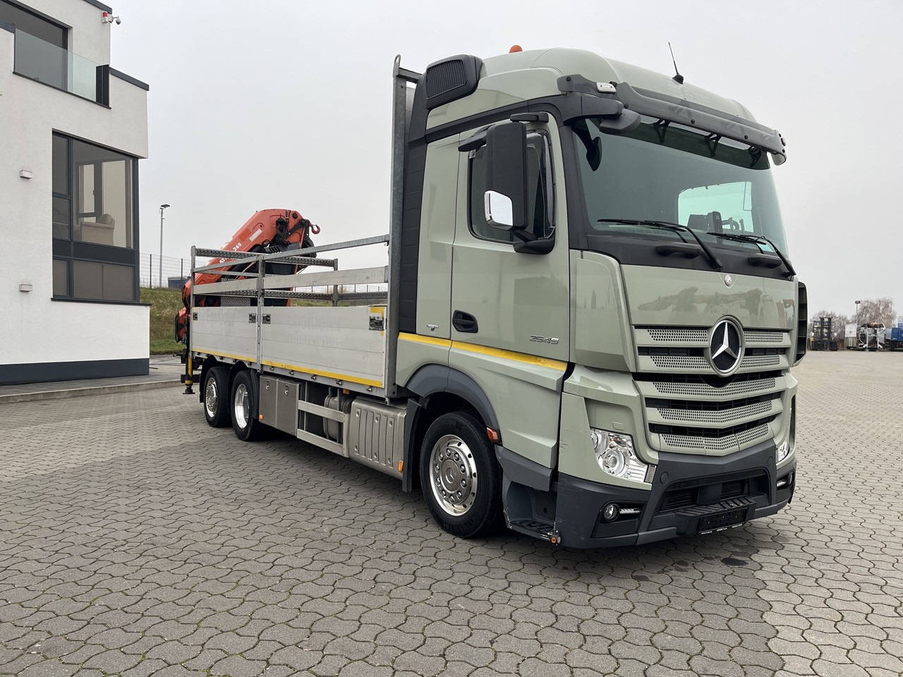 Mercedes-Benz Actros 2545 6x2 EFFER Atlas 265-A6 Lenk- Liftachse - Autocarro con pianale/ Cassone fisso, Camion con gru: foto 2 Mercedes-Benz Actros 2545 6x2 EFFER Atlas 265-A6 Lenk- Liftachse - Autocarro con pianale/ Cassone fisso, Camion con gru: foto 2