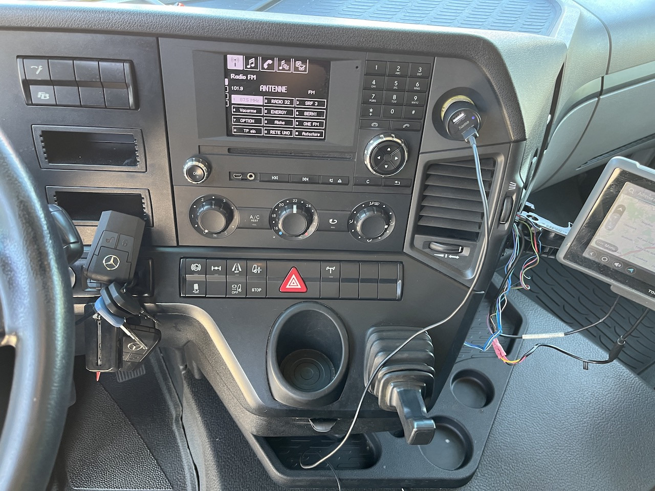 Mercedes-Benz Antos 1840 4x4 HAD LBW Kühlung Flüssigstickstoff - Autocarro frigorifero: foto 2 Mercedes-Benz Antos 1840 4x4 HAD LBW Kühlung Flüssigstickstoff - Autocarro frigorifero: foto 2