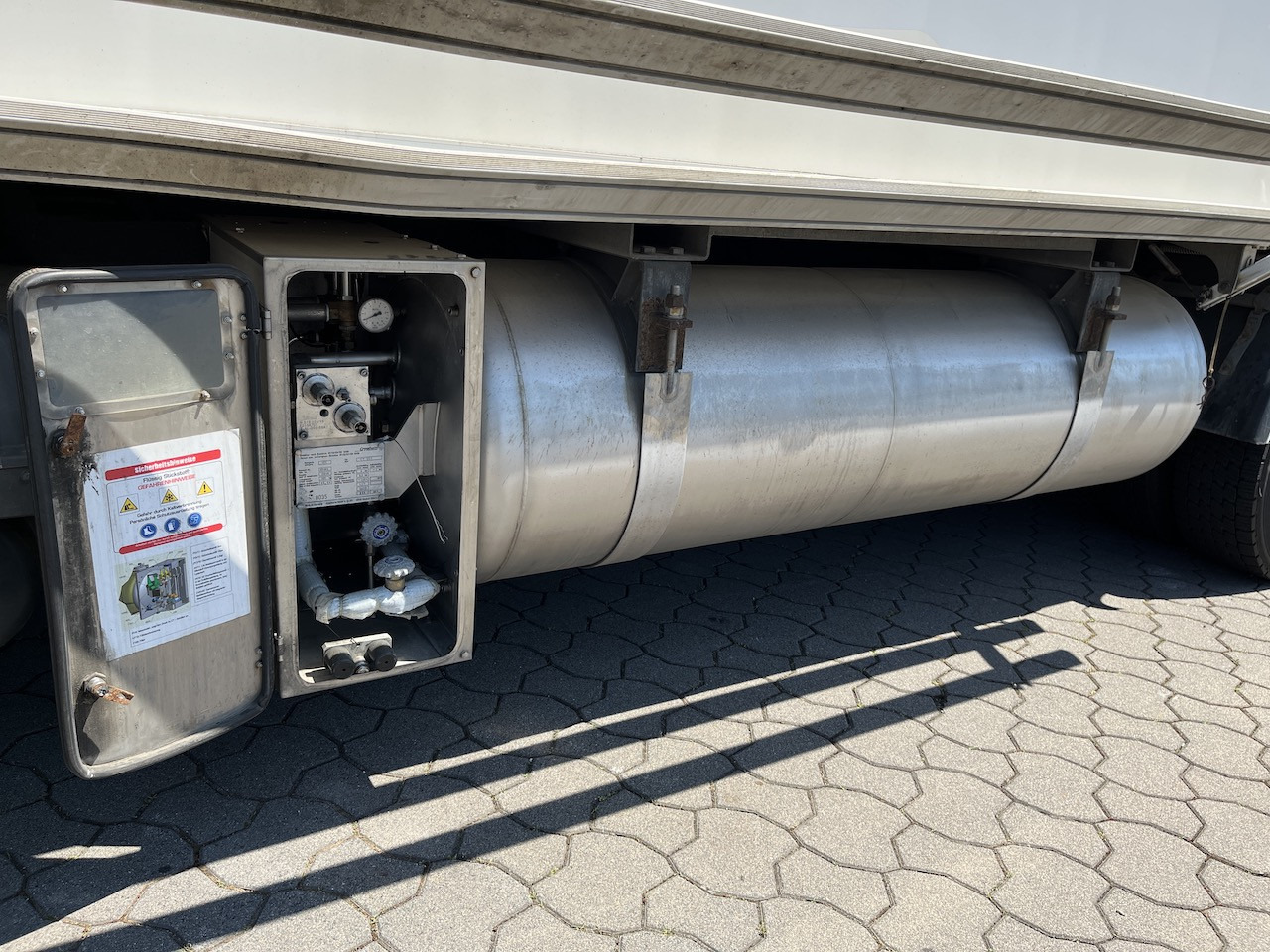 Mercedes-Benz Antos 1840 4x4 HAD LBW Kühlung Flüssigstickstoff - Autocarro frigorifero: foto 4 Mercedes-Benz Antos 1840 4x4 HAD LBW Kühlung Flüssigstickstoff - Autocarro frigorifero: foto 4