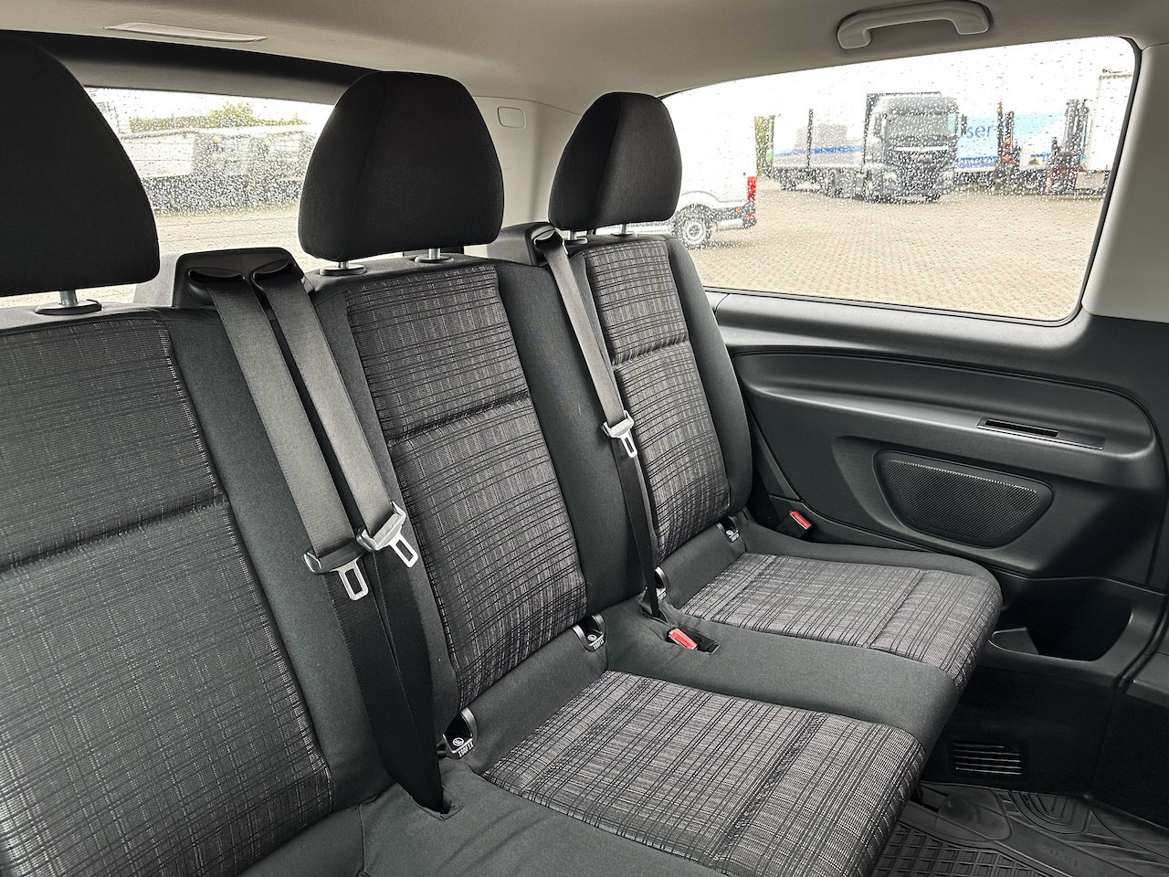 Mercedes-Benz Vito 111 CDI 9 Sitzer BT FSE Klima Tempomat Radio - Pulmino: foto 2 Mercedes-Benz Vito 111 CDI 9 Sitzer BT FSE Klima Tempomat Radio - Pulmino: foto 2