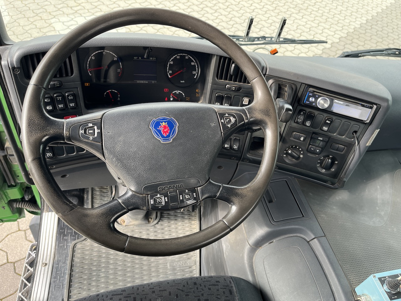 Scania P360 6x2 Trösch Absetzkipper Container - Autocarro multibenna: foto 2 Scania P360 6x2 Trösch Absetzkipper Container - Autocarro multibenna: foto 2