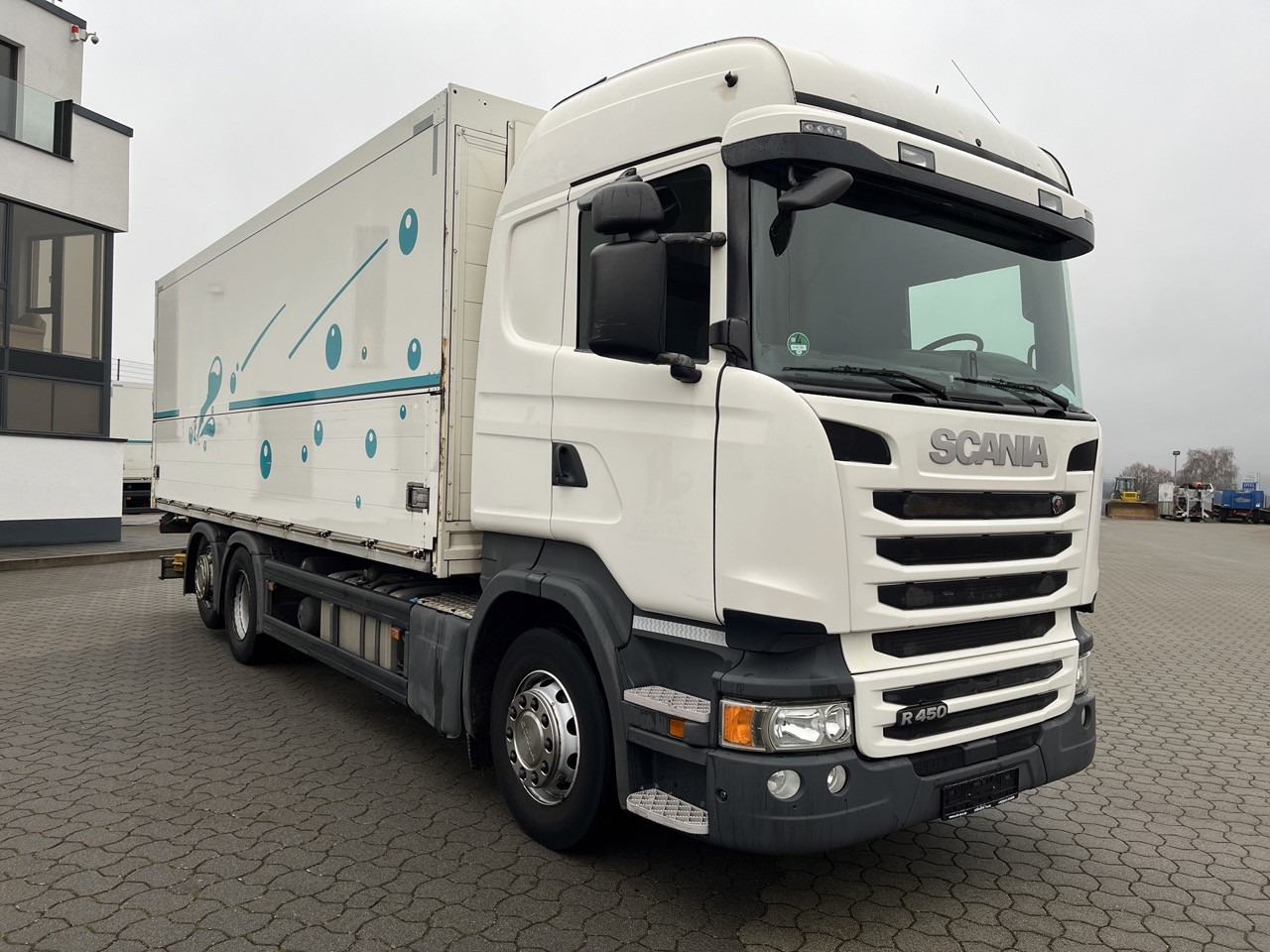 Scania R 450 6x2 Geränke Lenkachse Retarder - Autocarro trasporto di bevande: foto 2 Scania R 450 6x2 Geränke Lenkachse Retarder - Autocarro trasporto di bevande: foto 2